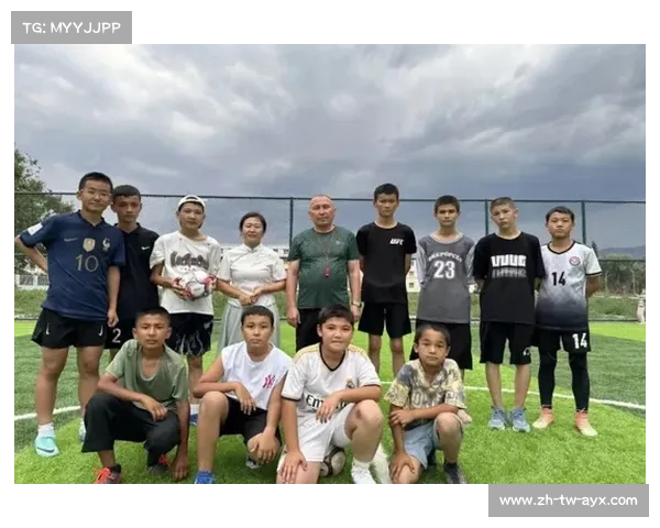 梅克内斯蓝色团体：携手并肩谱写跨国界足球激情盛典